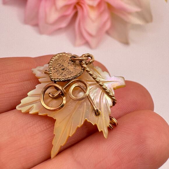 Vintage Carved MOP Leaf Pin Wirework Heart Charm Souvenir Of The Fair Engraved - Picture 6 of 11